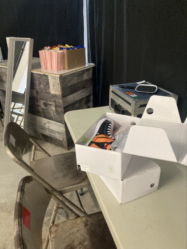 LoveU2 - Chaussures en action